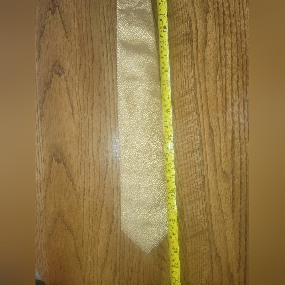 Louis Vuitton Gold Monogram Logo 100% Silk Tie - Picture 7 of 9
